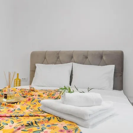 1bdr With Balcony & Private Parking * Bukarest