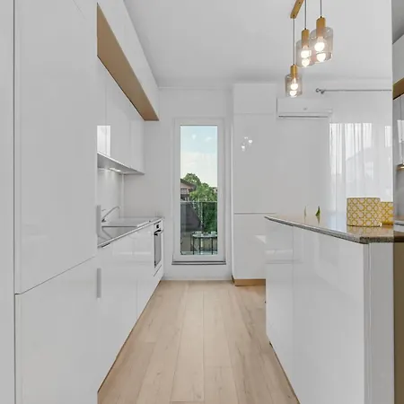 Apartment 1bdr With Balcony & Private Parking