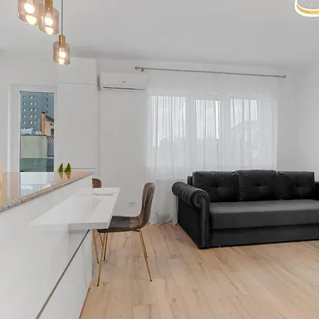 Lägenhet 1bdr With Balcony & Private Parking