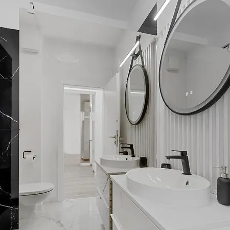 1bdr With Balcony & Private Parking *