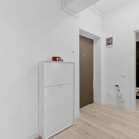 1bdr With Balcony & Private Parking
